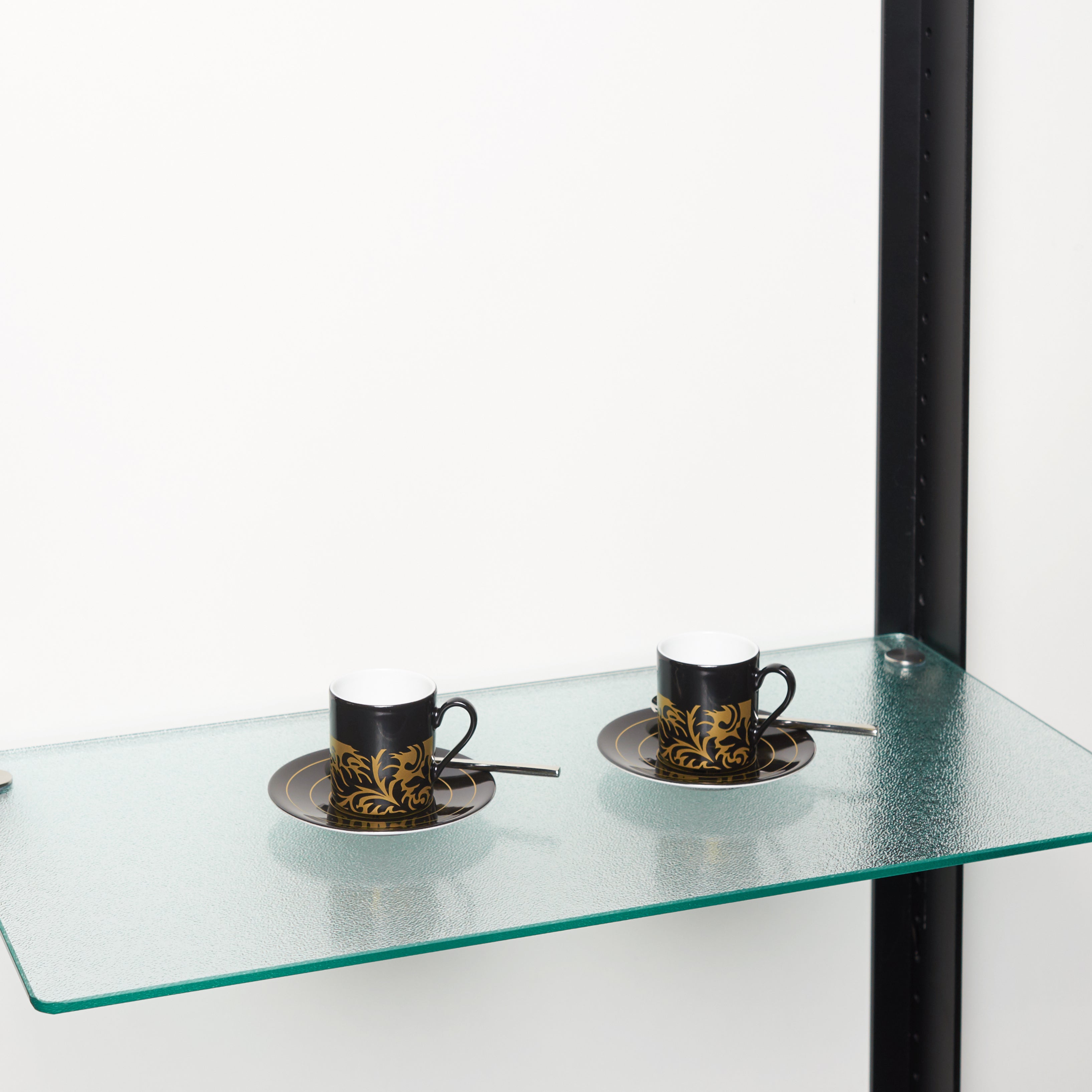 Shelf / glass