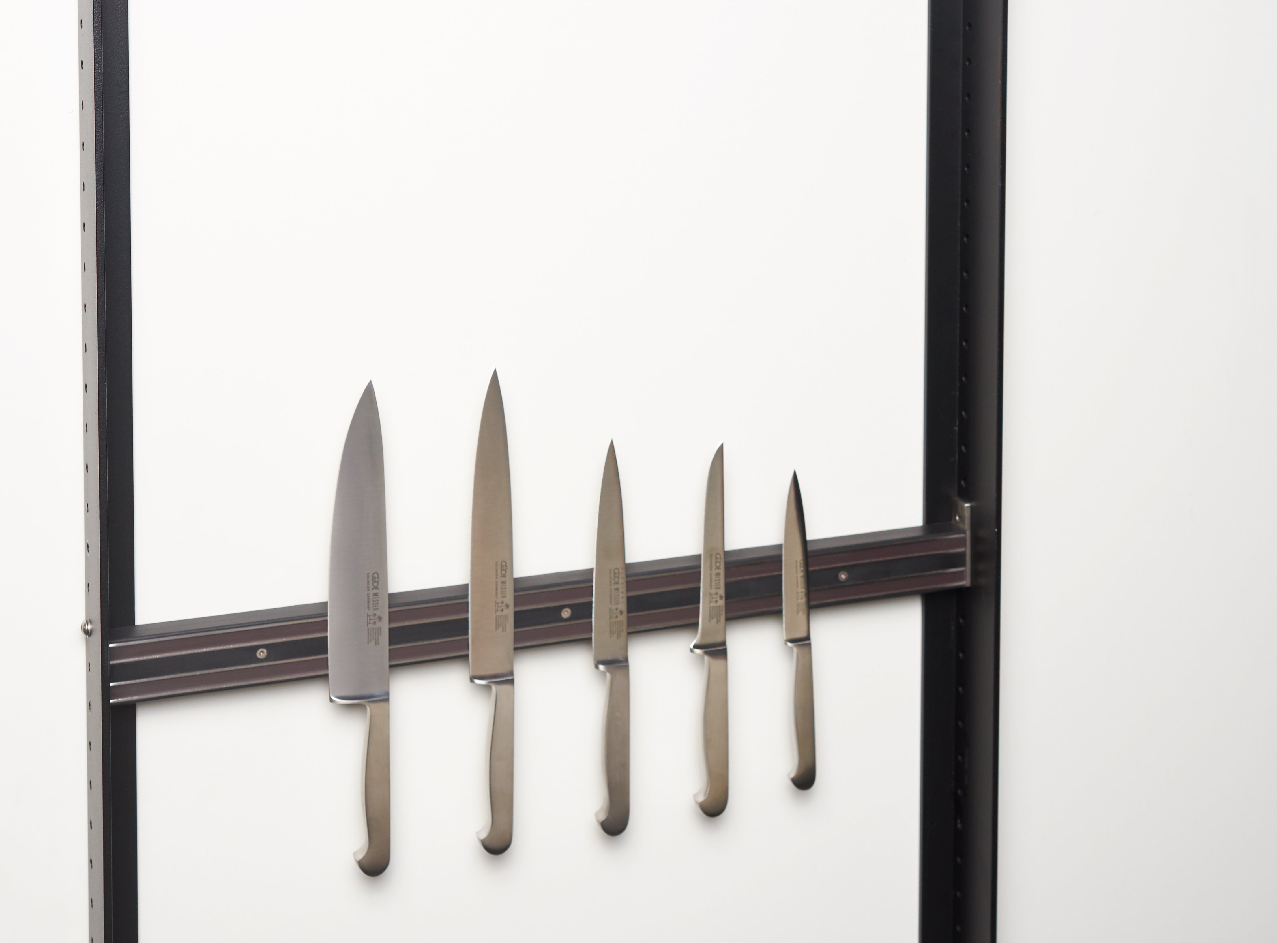 Knife rail, magnetic / stainless steel / plastic