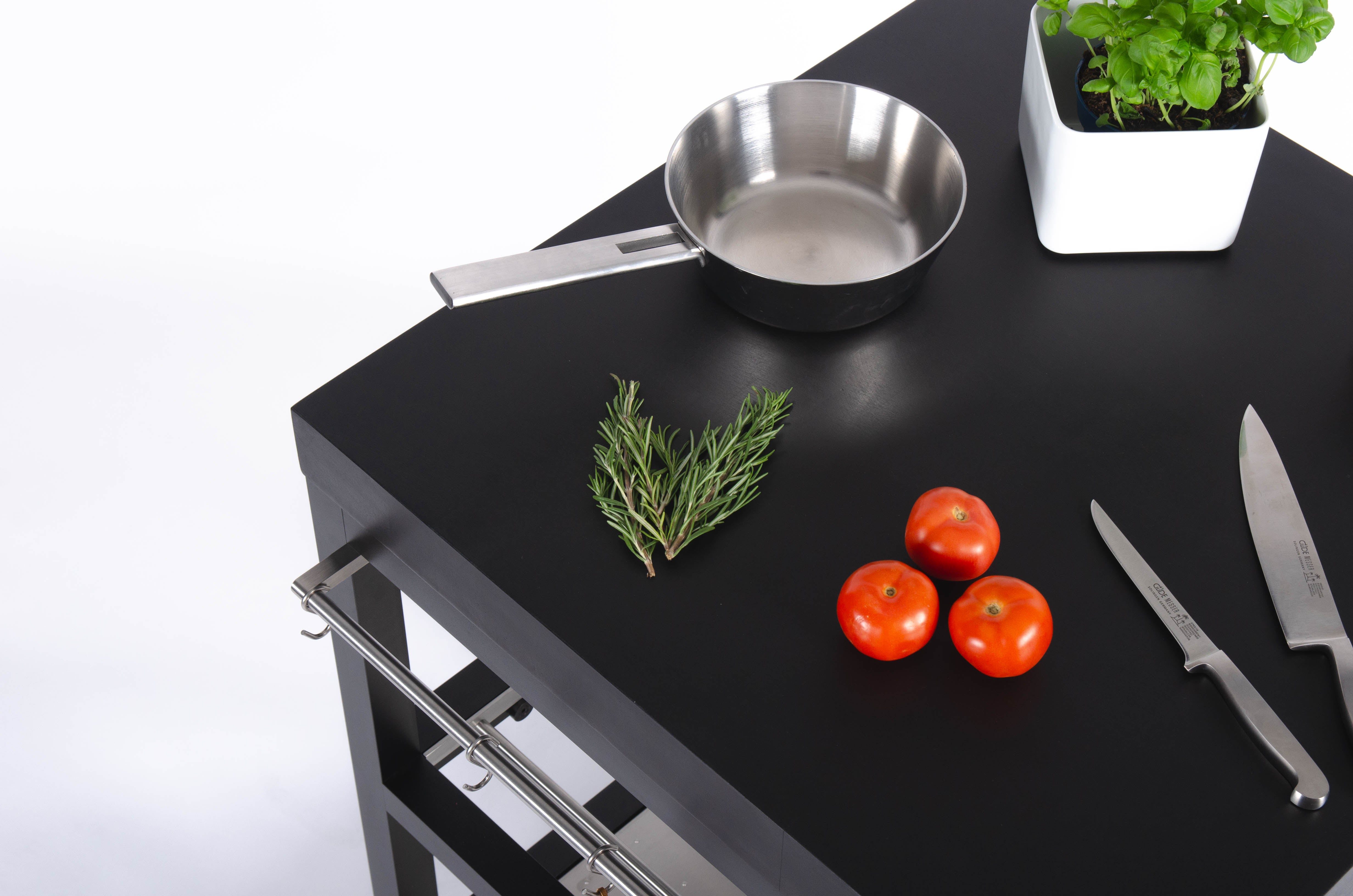 unit one black