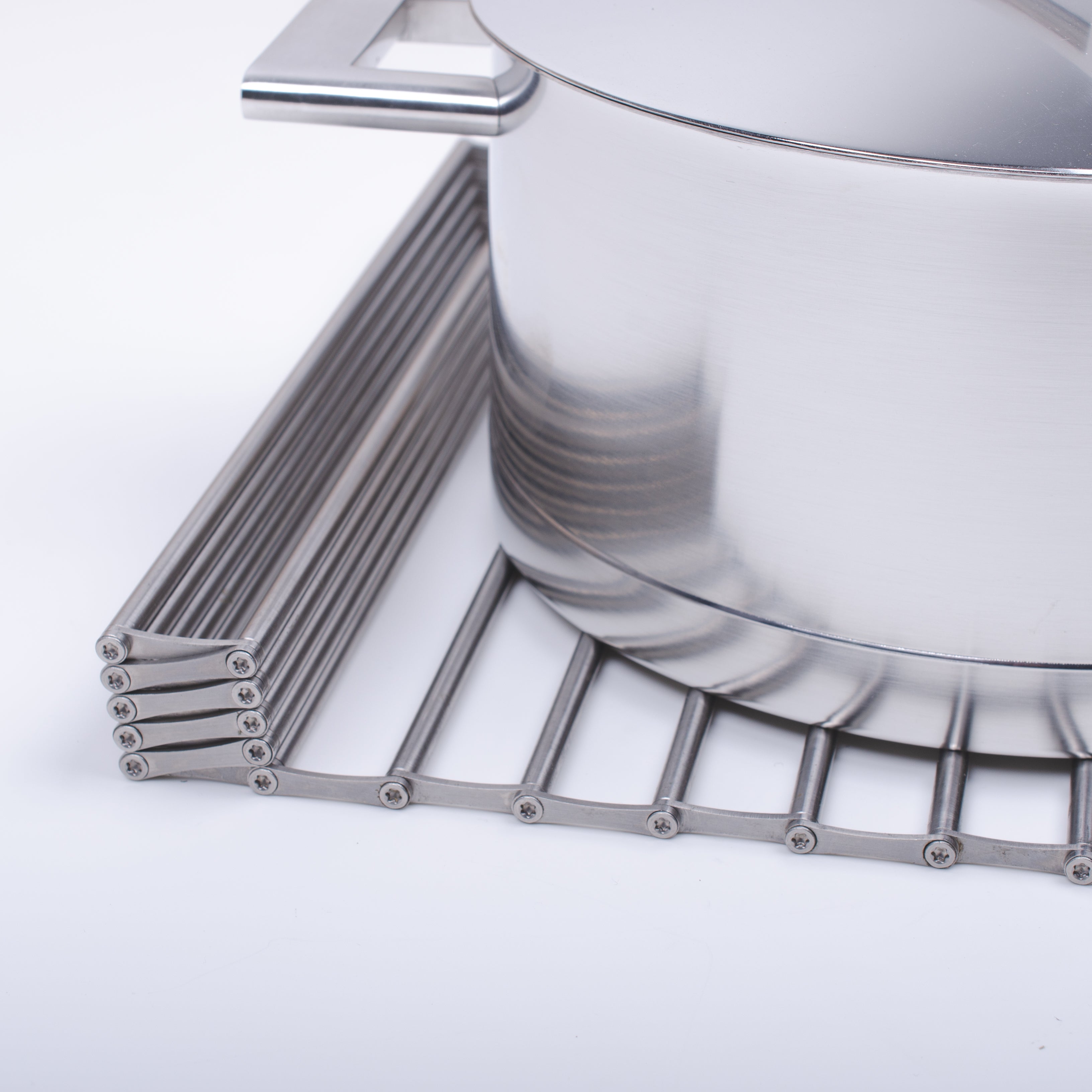 ROLL trivet