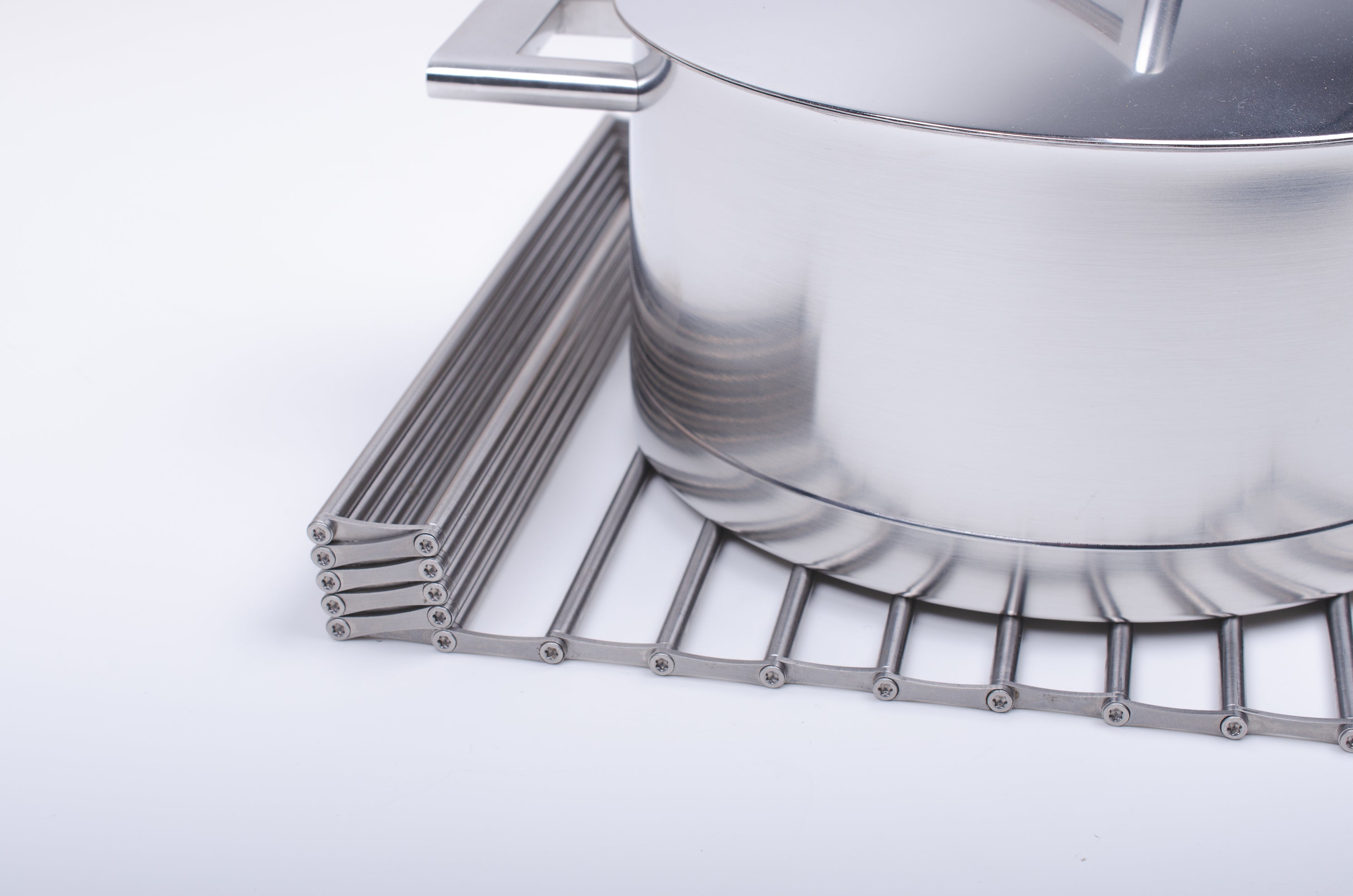 ROLL trivet