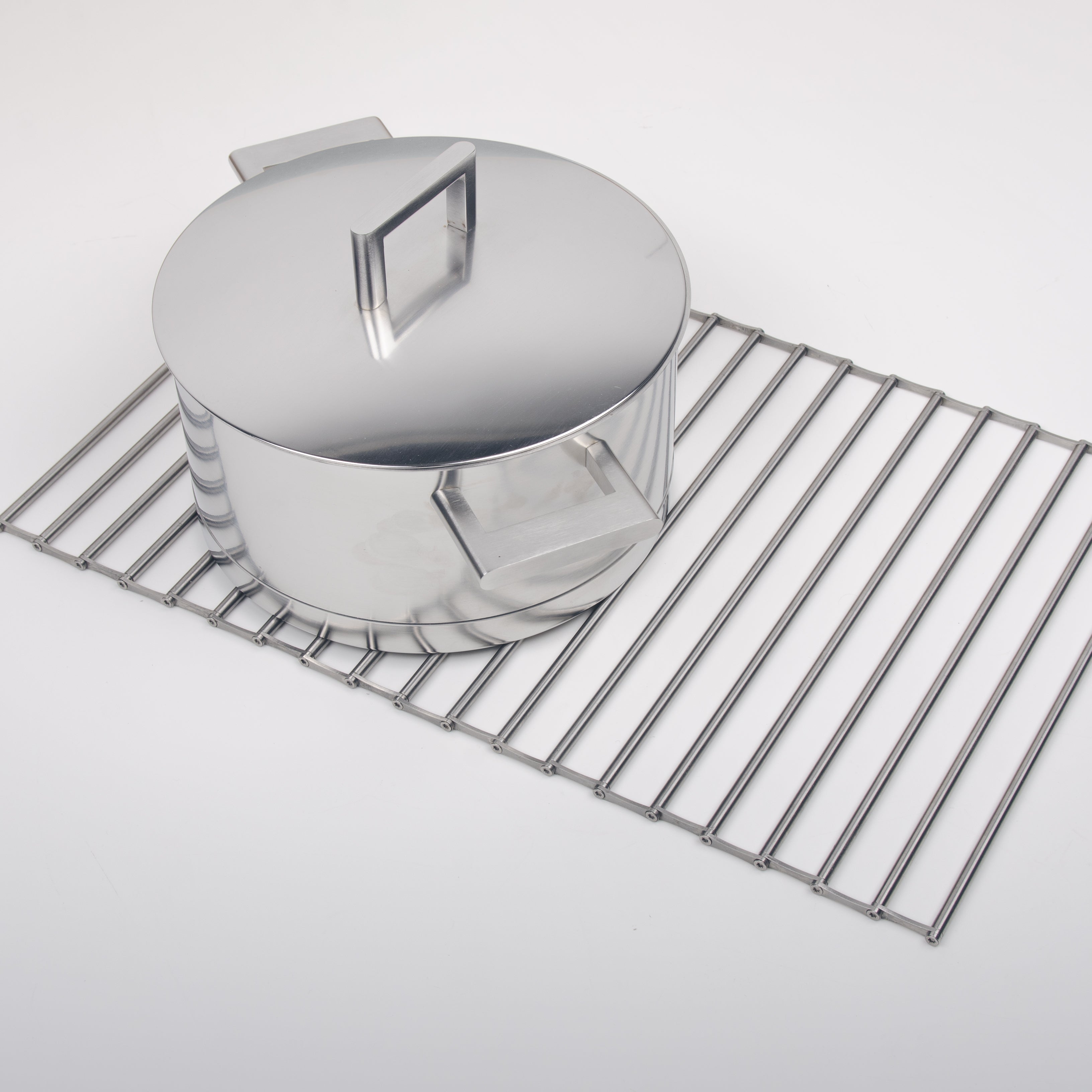 ROLL trivet