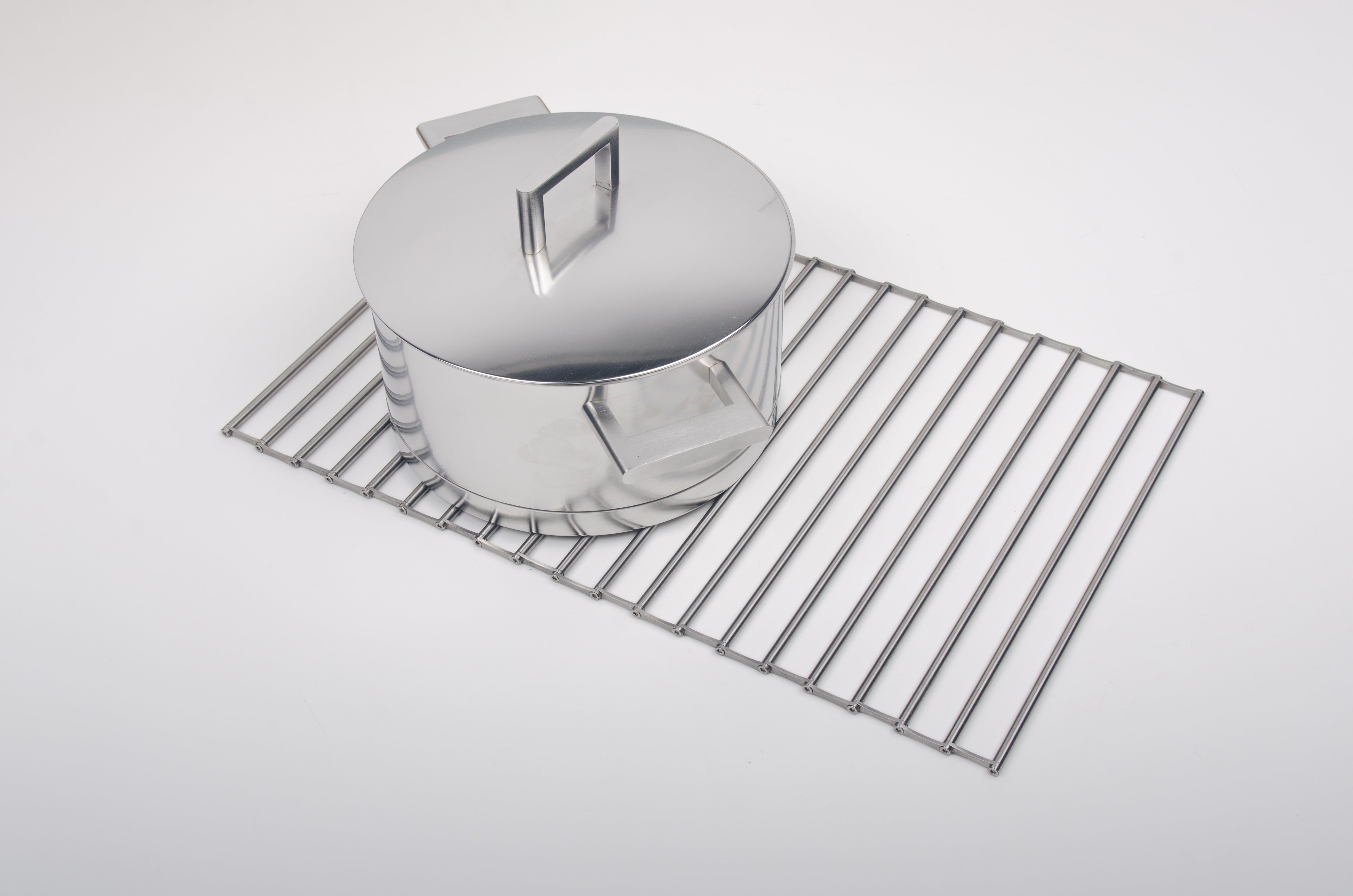 ROLL trivet