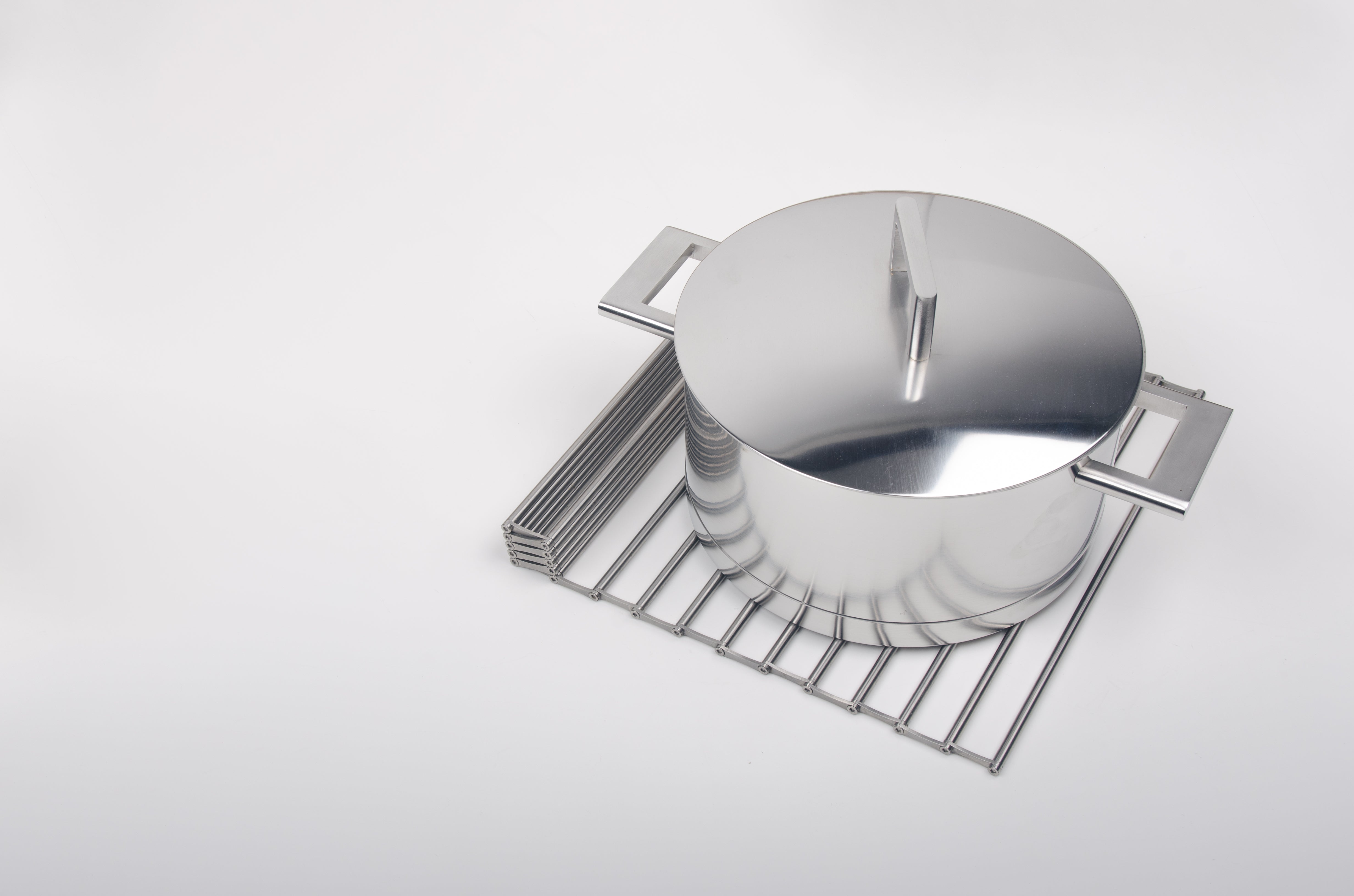 ROLL trivet