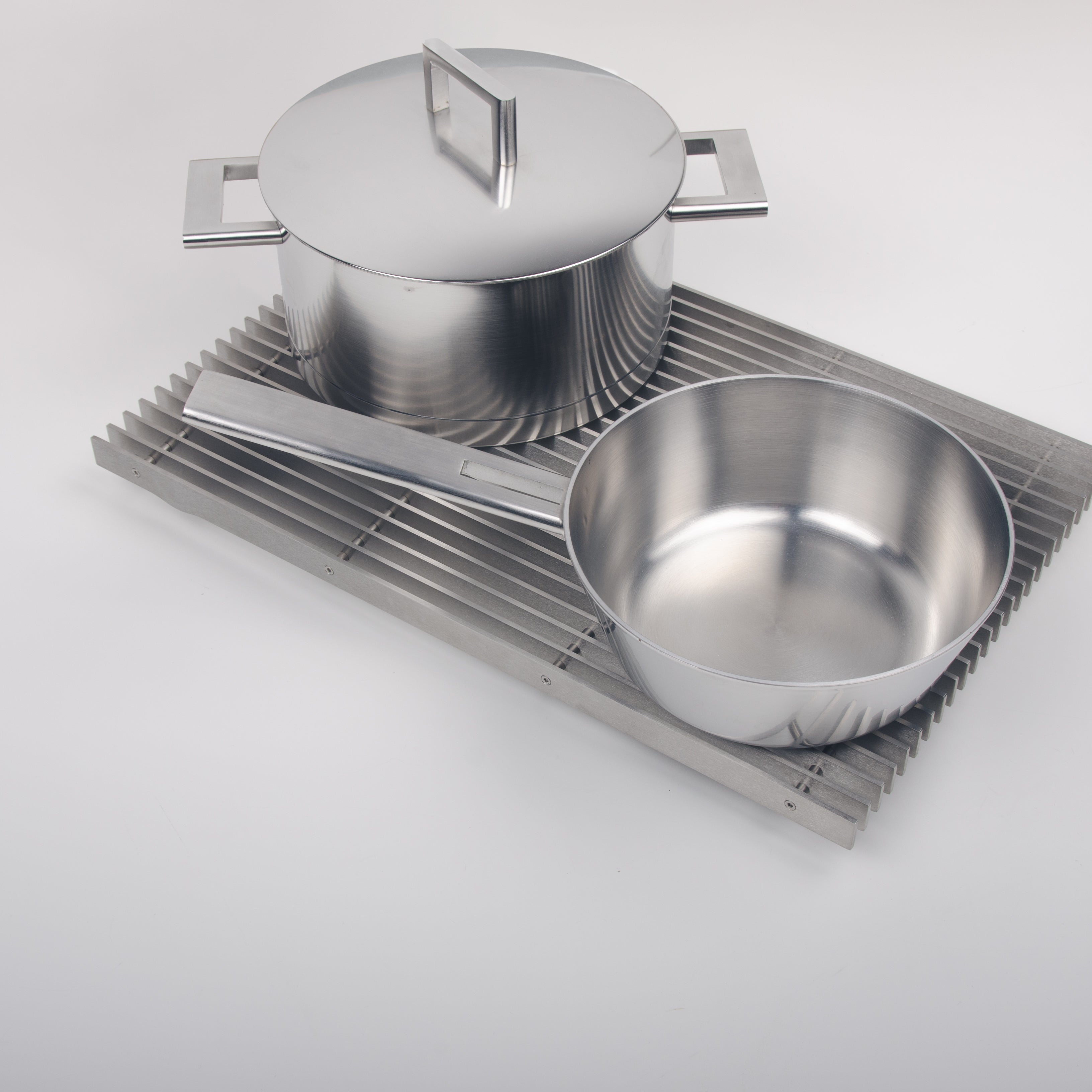 HILL trivet