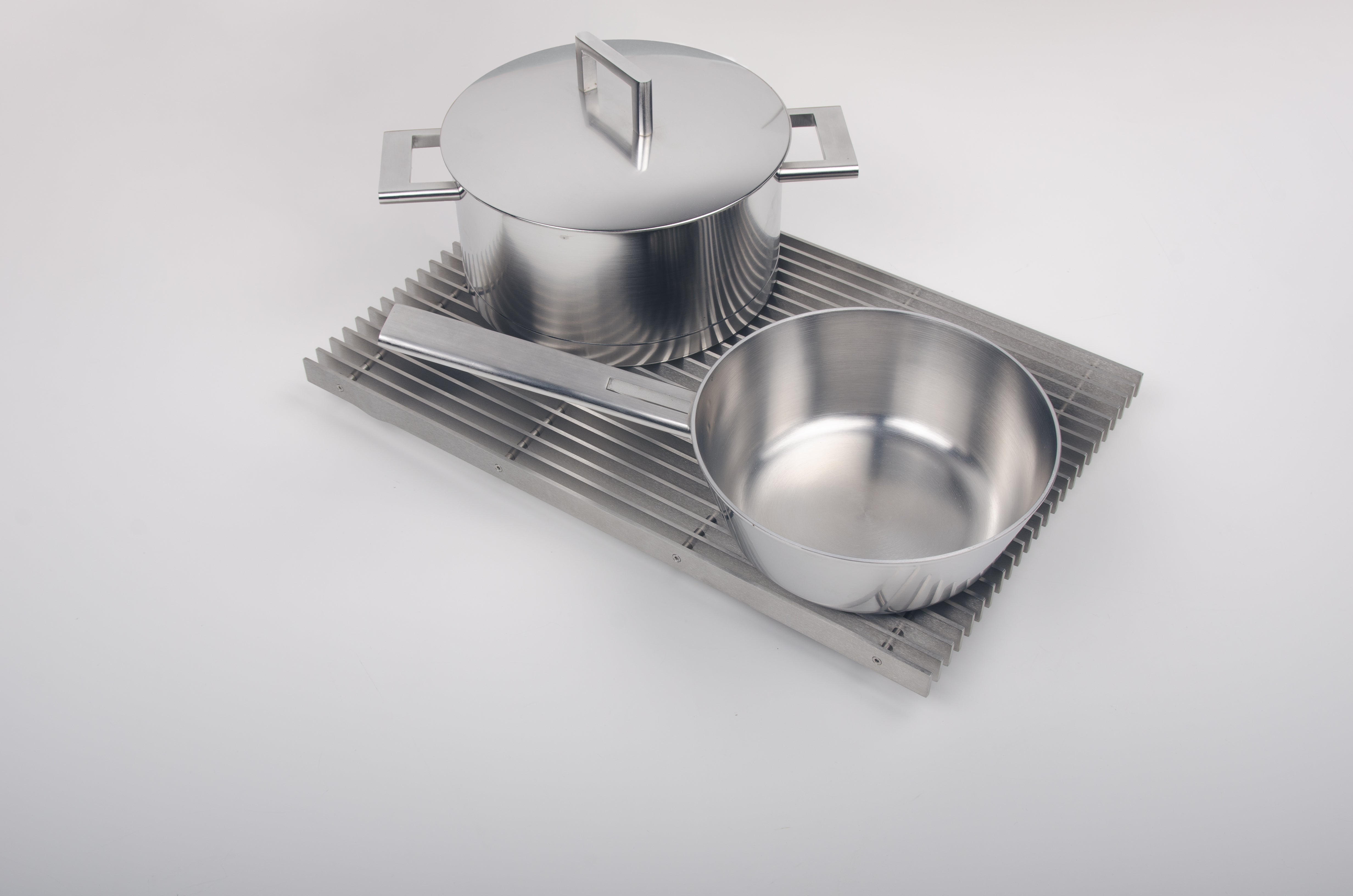 HILL trivet